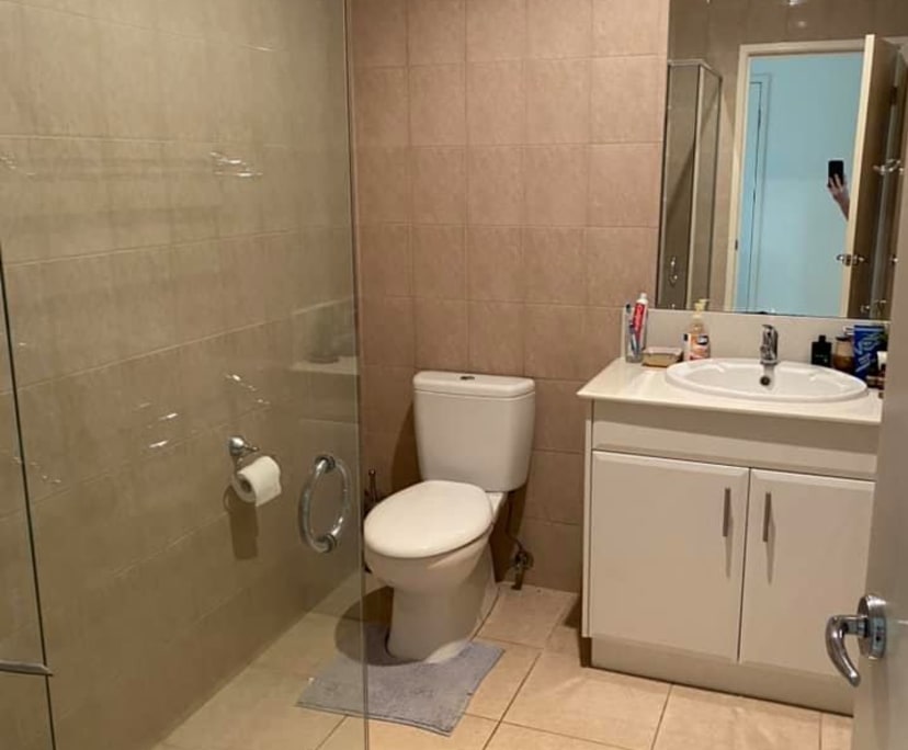 $190, Share-house, 5 bathrooms, Broadbeach Waters QLD 4218