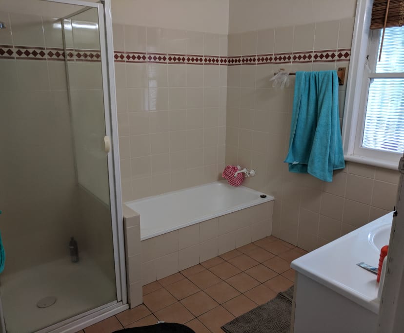 $320, Share-house, 3 bathrooms, Saint Lucia QLD 4067