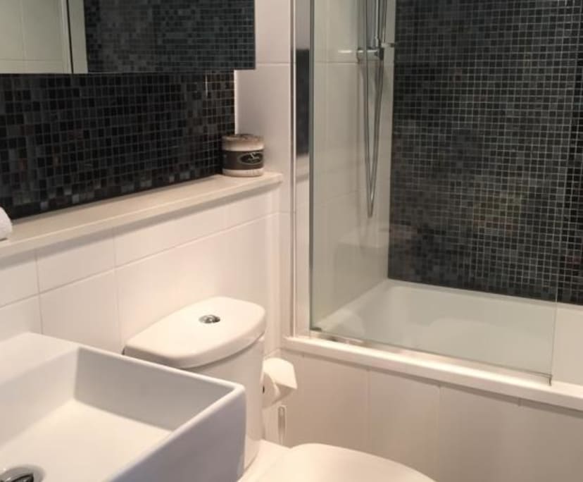 $250, Flatshare, 2 bathrooms, Travancore VIC 3032