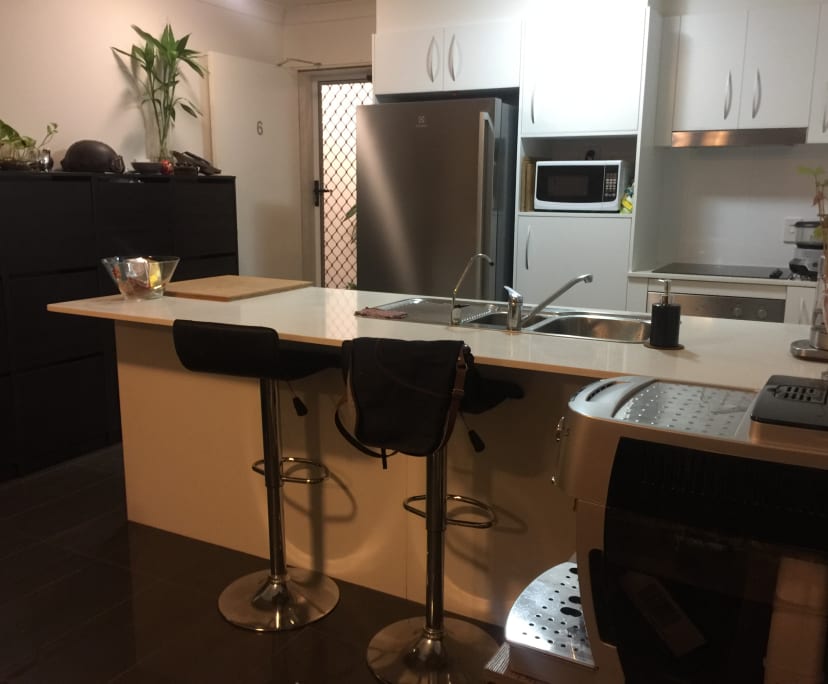 $400, Flatshare, 2 bathrooms, Holland Park QLD 4121