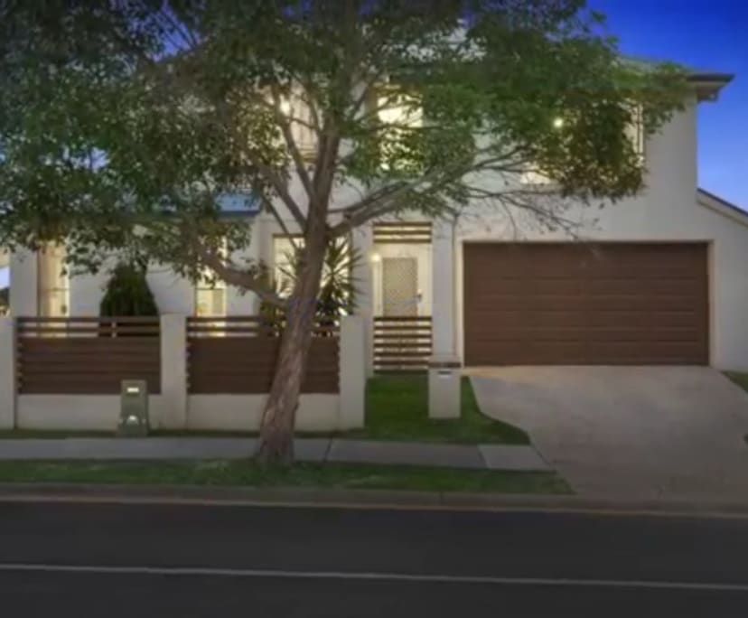 Furnished room with ensuite in a share house