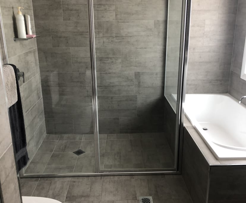 $250, Share-house, 4 bathrooms, Gobbagombalin NSW 2650