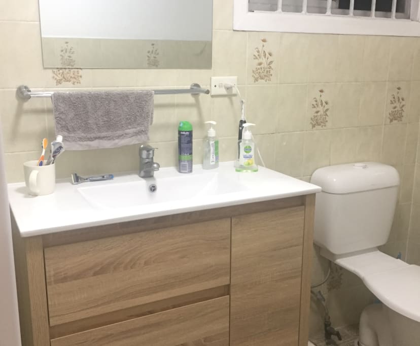 $260, Share-house, 3 bathrooms, Greenslopes QLD 4120