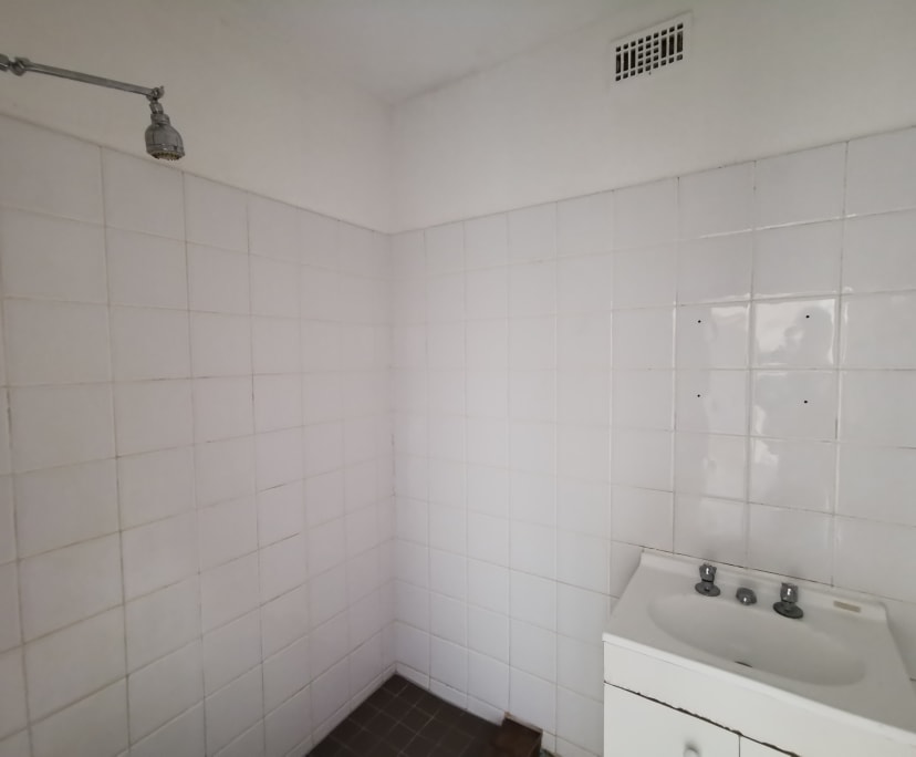 Room in a share house