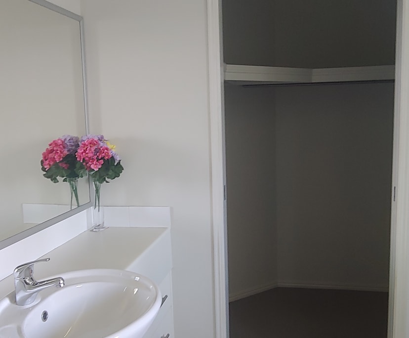 $350, Share-house, 4 bathrooms, Sippy Downs QLD 4556