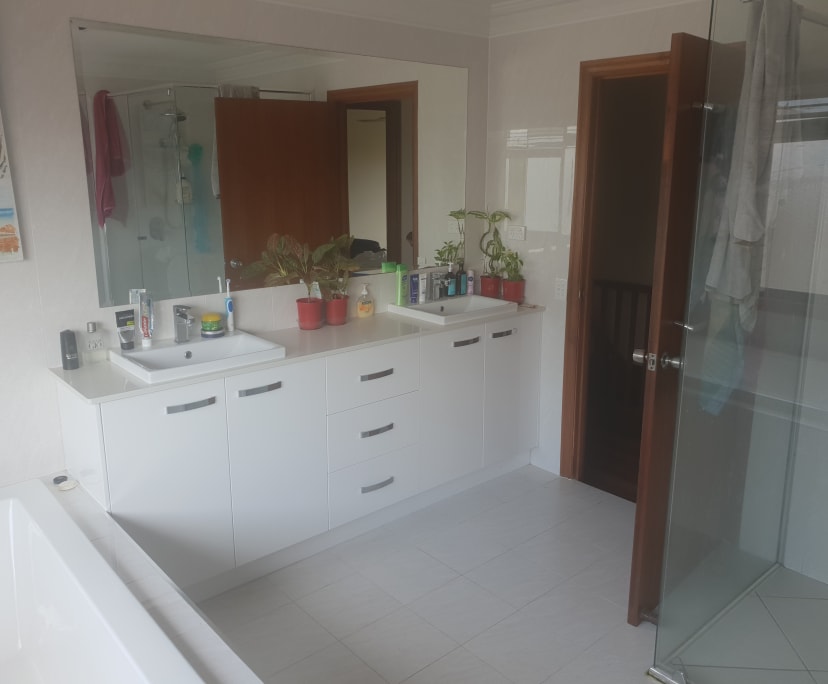 Room in a share house