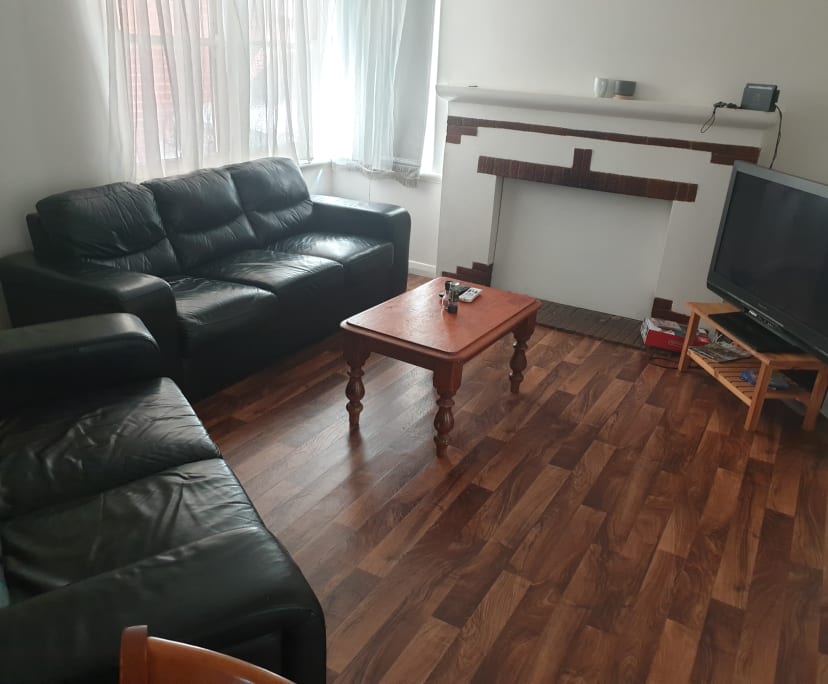 Room in a share house