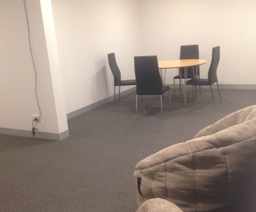 $595, 1-bed, 1 bathroom, Melbourne VIC 3000