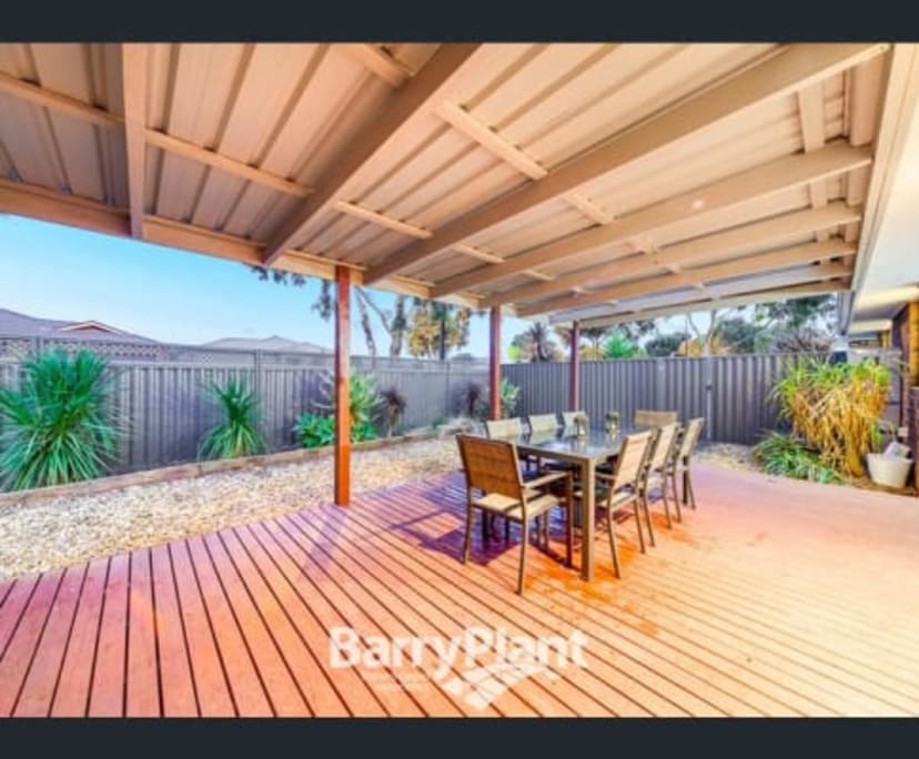 Room for Rent in Pakenham, VIC 285, Flexible with...