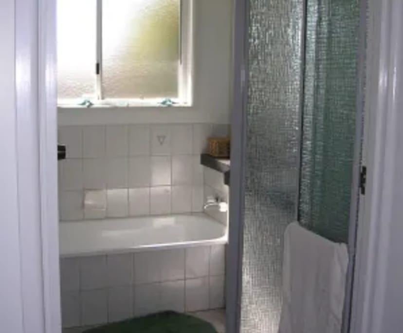 $130, Student-accommodation, 3 bathrooms, Gatton QLD 4343