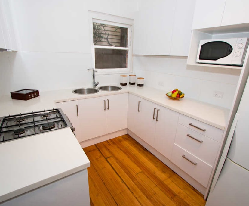 $950, Whole-property, 4 bathrooms, Balaclava VIC 3183