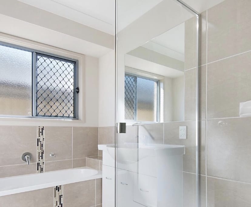 $260, Share-house, 4 bathrooms, Spring Mountain QLD 4124