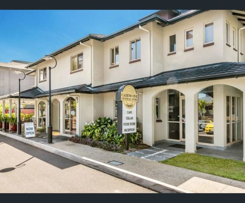 $330, Flatshare, 3 bathrooms, Westcourt QLD 4870