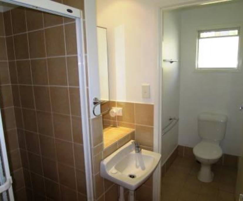 $300, Granny-flat, 1 bathroom, Yeronga QLD 4104