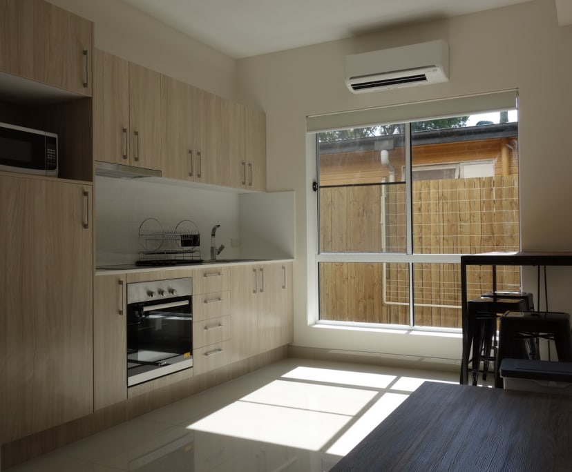 $300, Student-accommodation, 3 bathrooms, West End QLD 4101
