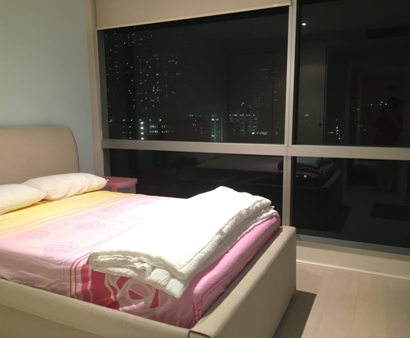 Furnished room in a flatshare