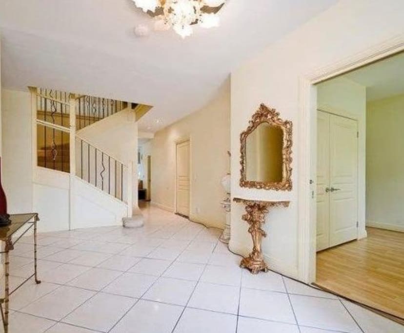 Room in a share house