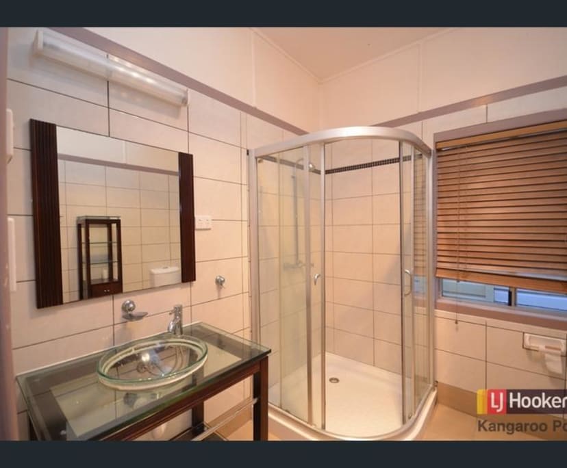 $185, Share-house, 5 bathrooms, East Brisbane QLD 4169