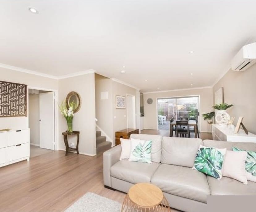 Room for Rent in Mawson, Canberra 300, Furnished,...