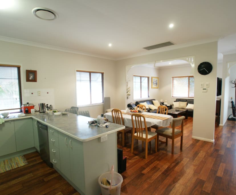 $300, Share-house, 5 bathrooms, Dutton Park QLD 4102