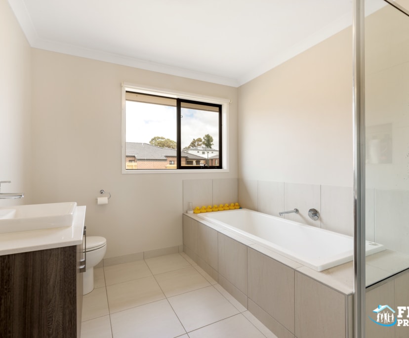 $165, Student-accommodation, 6 bathrooms, Waurn Ponds VIC 3216