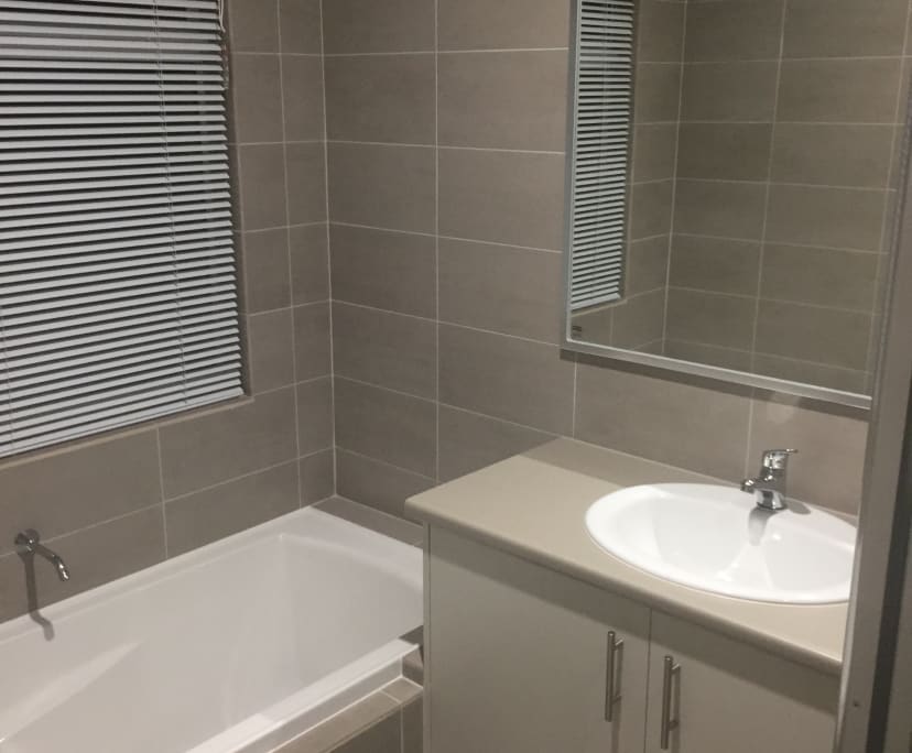 Room for Rent in Kwinana Town Centre, Perth 300,