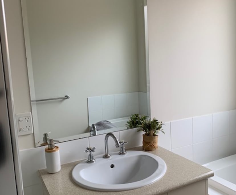 $235, Share-house, 5 bathrooms, Andrews Farm SA 5114