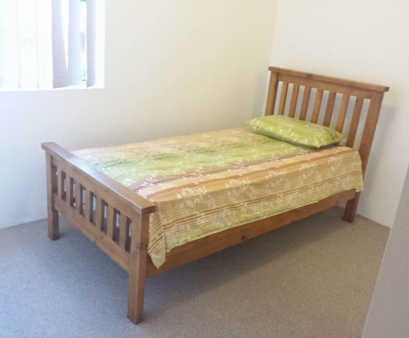 Furnished room in a flatshare