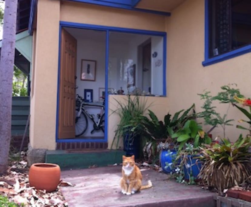Furnished room in a share house