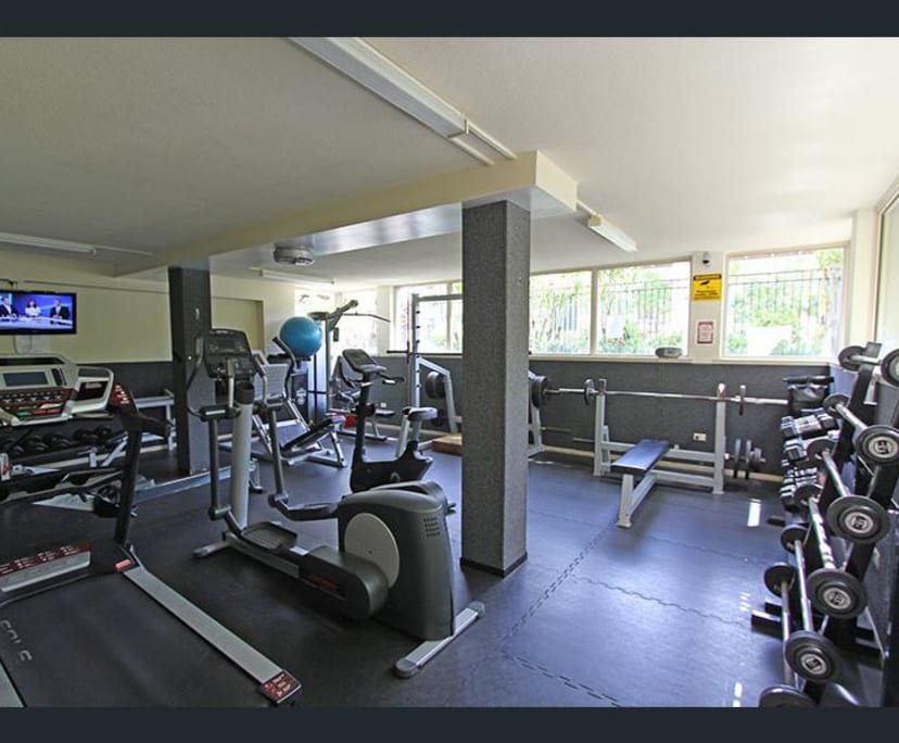 $330, Flatshare, 3 bathrooms, Westcourt QLD 4870