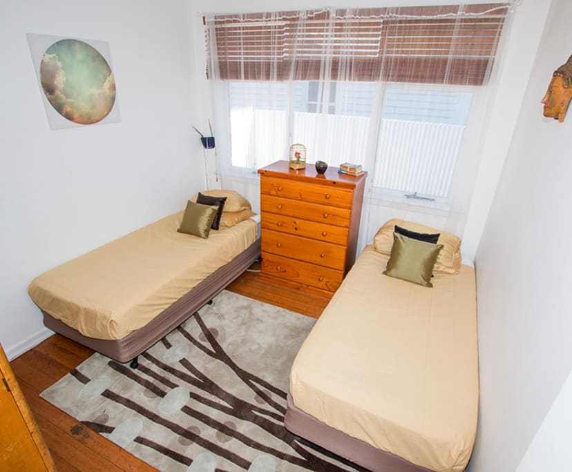 $1,750, Whole-property, 6 bathrooms, Balaclava VIC 3183