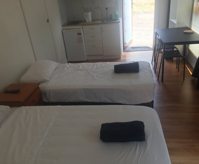 $350, 1-bed, 1 bathroom, Ormeau QLD 4208