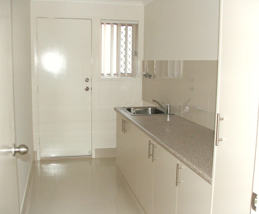 $260, Share-house, 6 bathrooms, Bethania QLD 4205