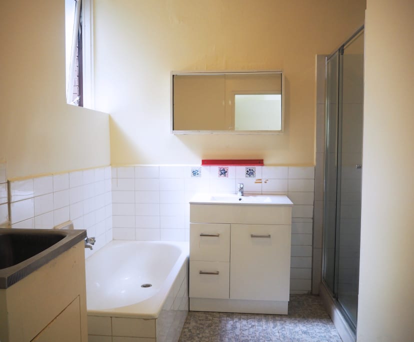 $750, Whole-property, 3 bathrooms, St Kilda VIC 3182