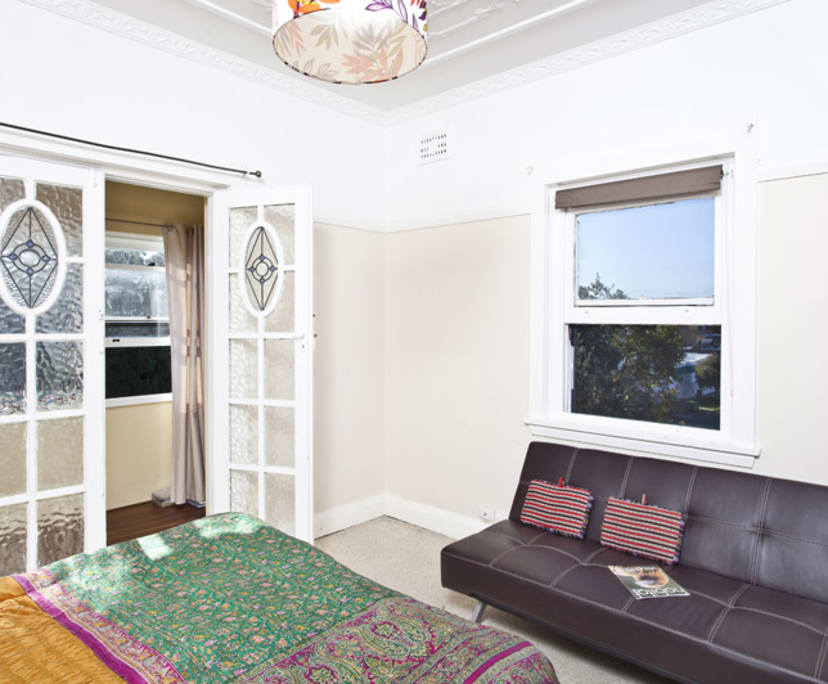 Furnished room in a flatshare