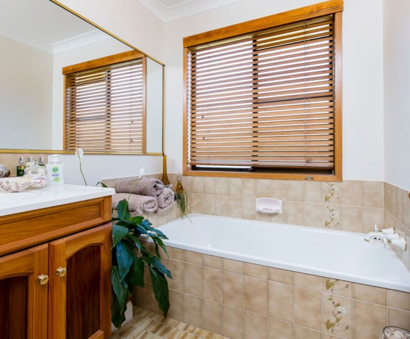 $220, Share-house, 4 bathrooms, Newport QLD 4020