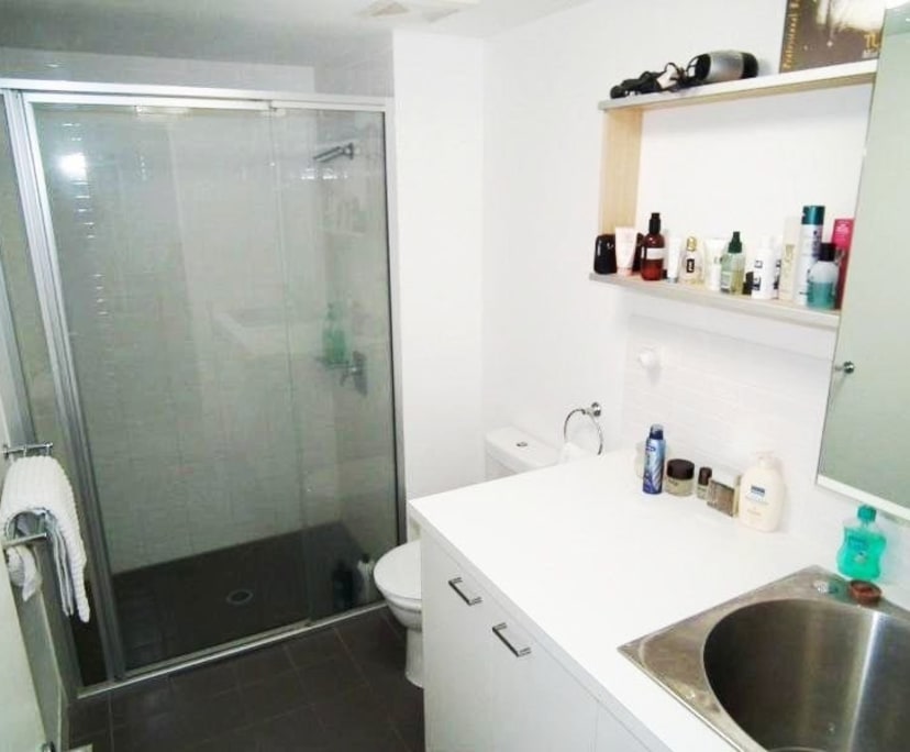 $355, Studio, 1 bathroom, South Brisbane QLD 4101