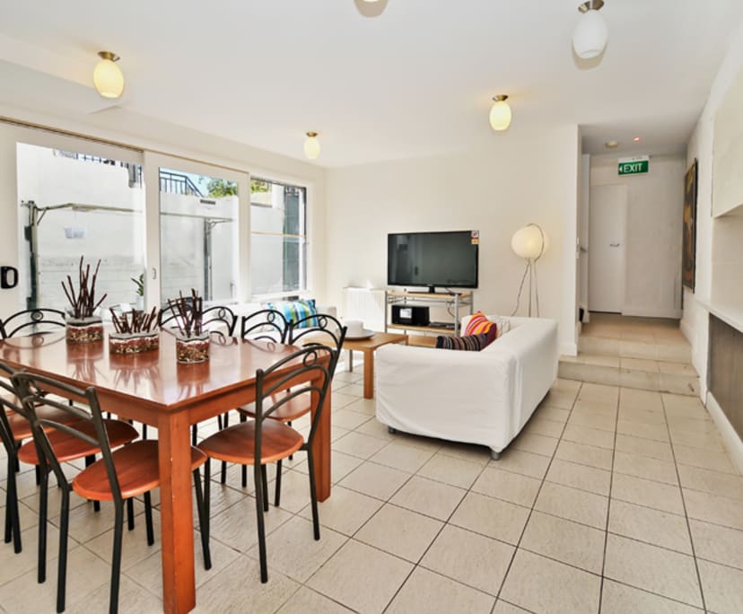 $390, Share-house, 6 bathrooms, Carlton VIC 3053