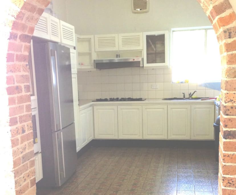 Room for Rent in Newtown, Sydney 220, Furnished,