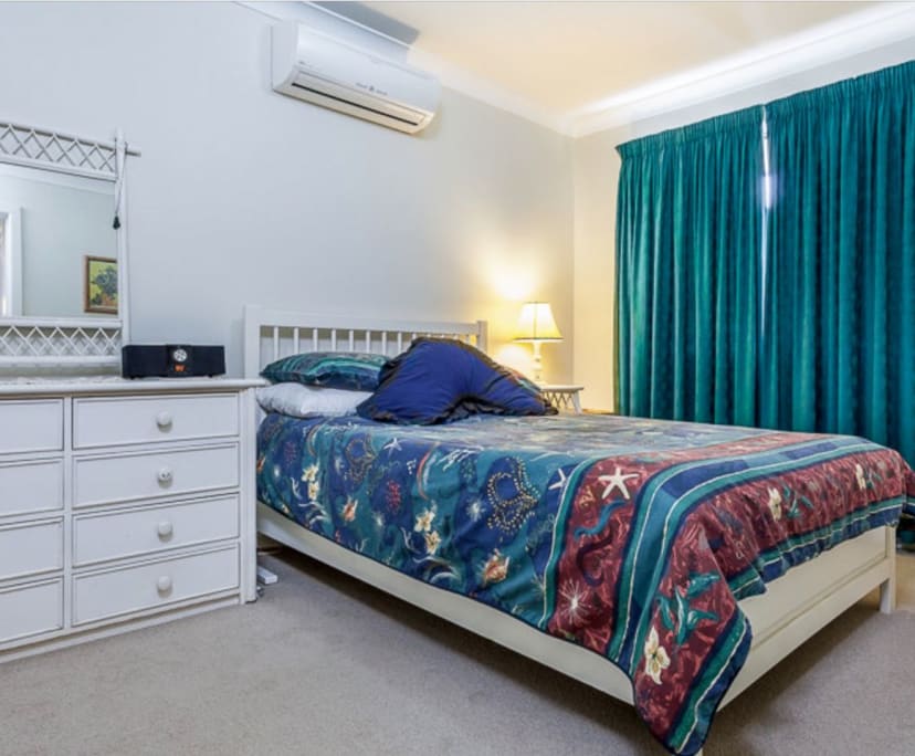 Room in a share house