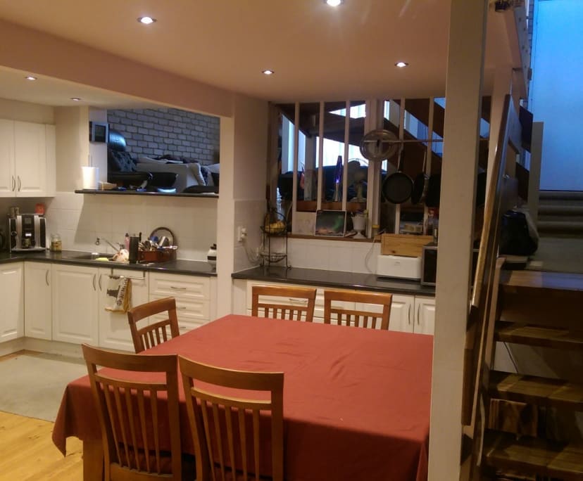Room in a share house