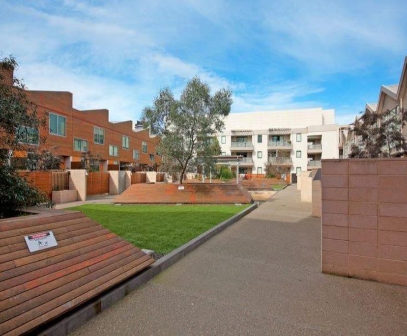 $300, Flatshare, 2 bathrooms, Docklands VIC 3008