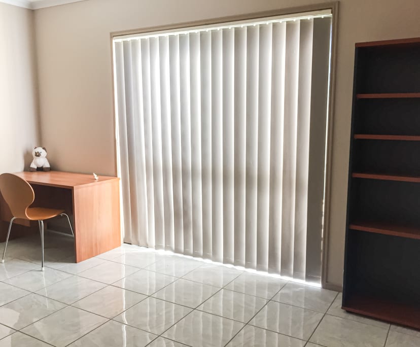 $260, Student-accommodation, 2 rooms, Molendinar QLD 4214, Molendinar QLD 4214