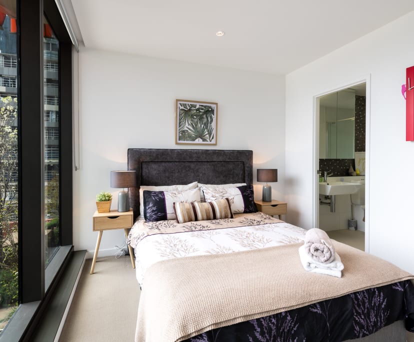 $760, Whole-property, 2 bathrooms, Melbourne VIC 3000