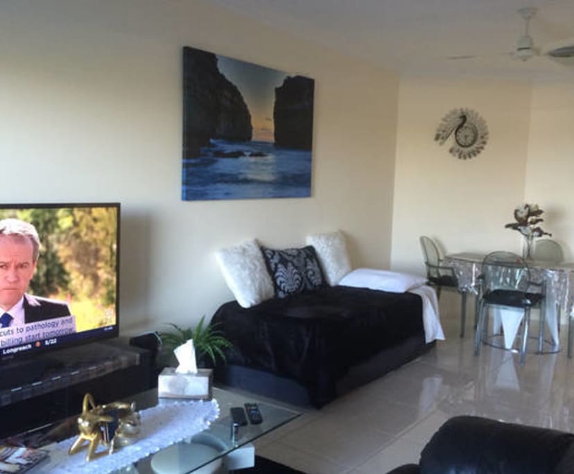 Whole property with 1 room for rent
