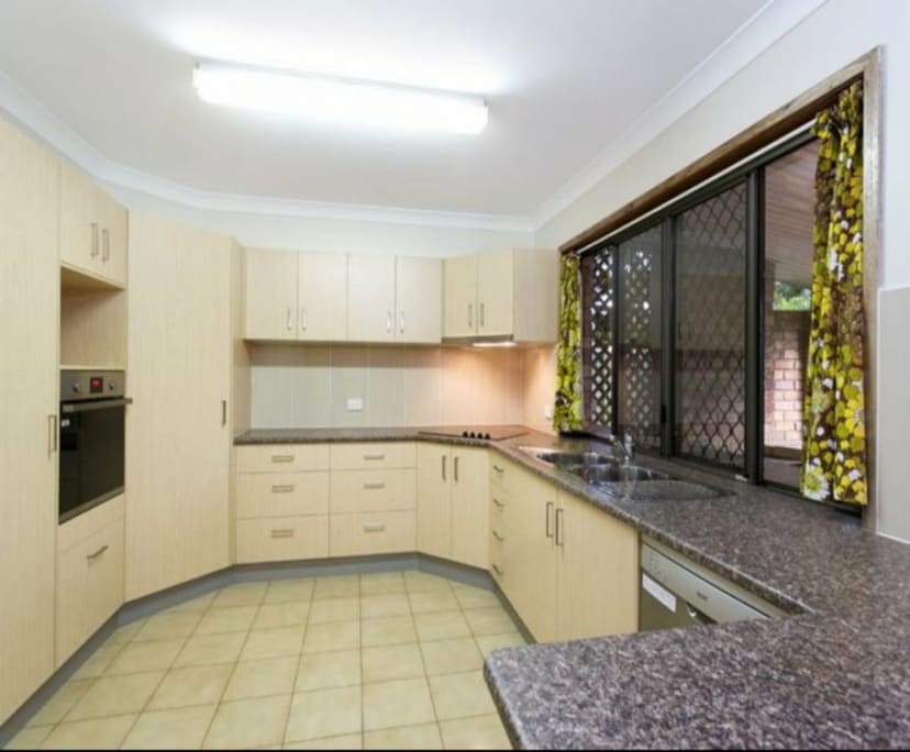 Room for Rent in Oxley, Brisbane 165, Furnished,