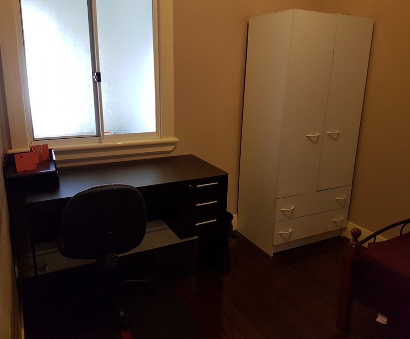 Furnished room in a flatshare