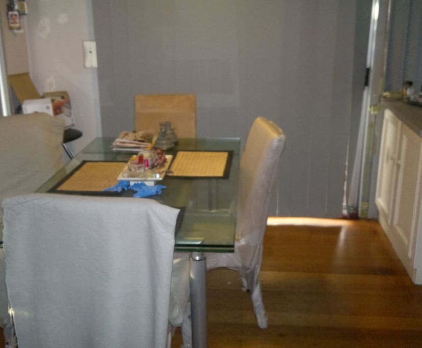 Room in a share house
