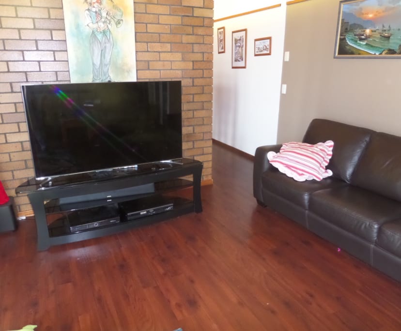 Room for Rent in Carindale, Brisbane 180, Furnish...