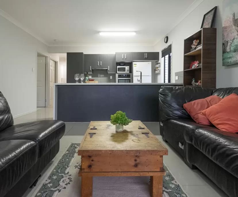 $300-400, Flatshare, 2 rooms, Coopers Plains QLD 4108, Coopers Plains QLD 4108